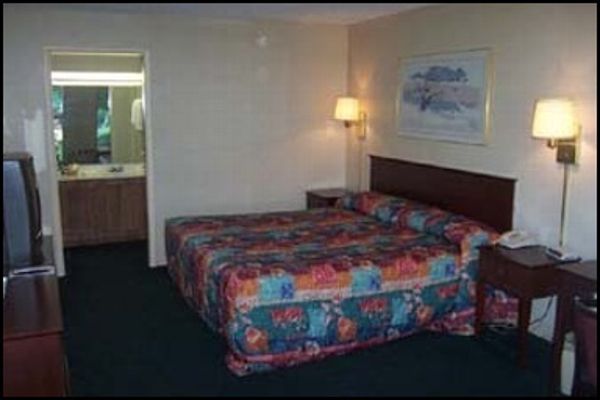 KNIGHTS INN MOREHEAD (Morehead)